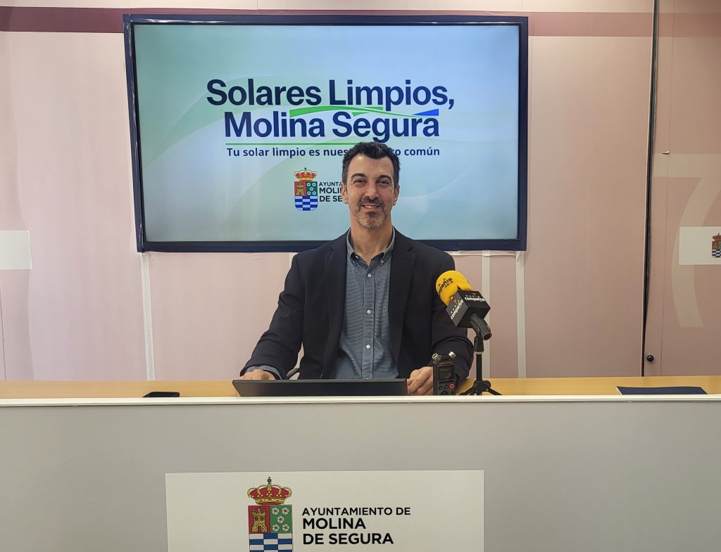 Vía Pública Molina Campaña específica limpieza solares Presentación Foto