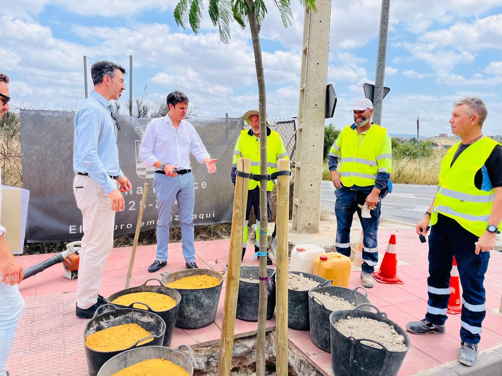 Vía Pública Molina Renaturalización casco urbano Visita a plantación nuevo arbolado en Avenida del Chorrico y Ronda Este Foto